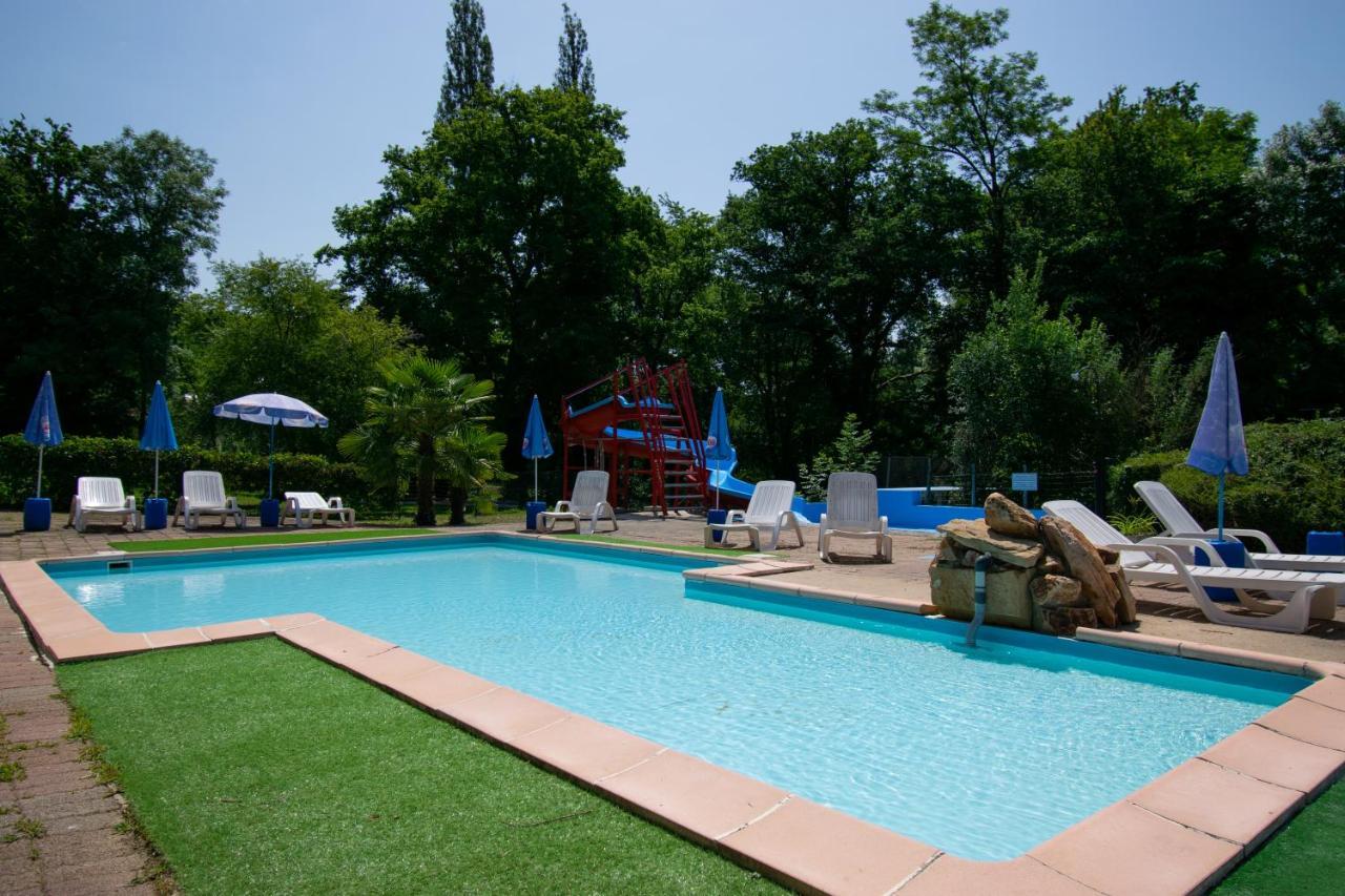 Camping Des Bains Saint-Honore-les-Bains Exterior photo
