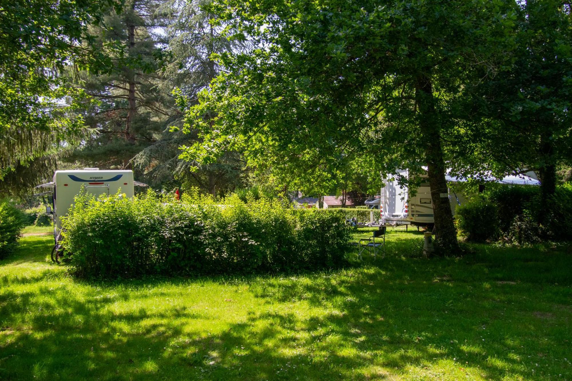 Camping Des Bains Saint-Honore-les-Bains Exterior photo
